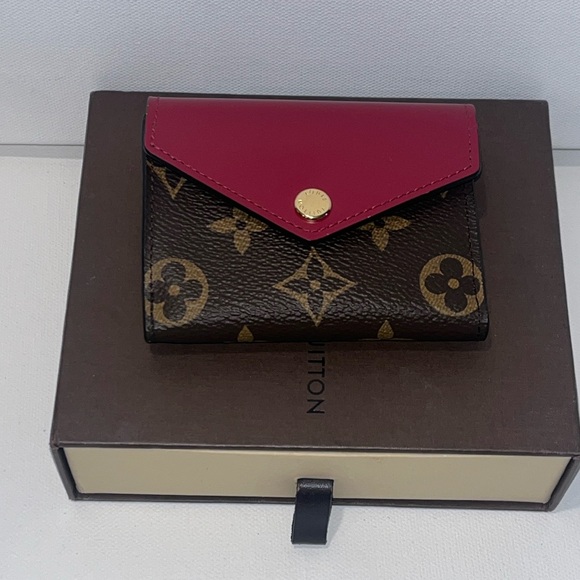 Louis Vuitton Monogram Zoe Fuchsia Wallet - Picture 1 of 14